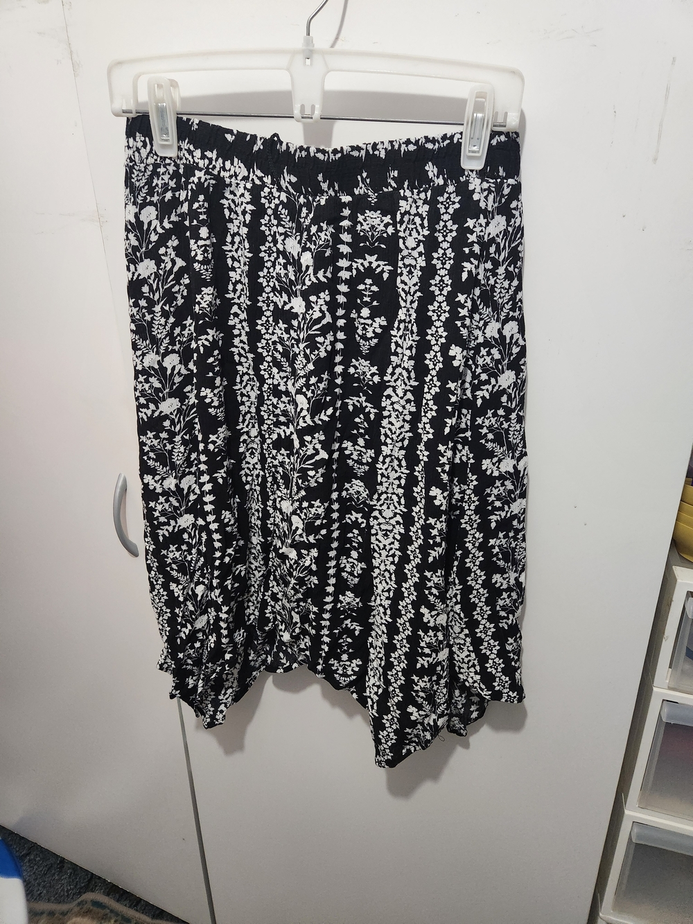 Faded Glory Black & White Floral Skater Skirt
